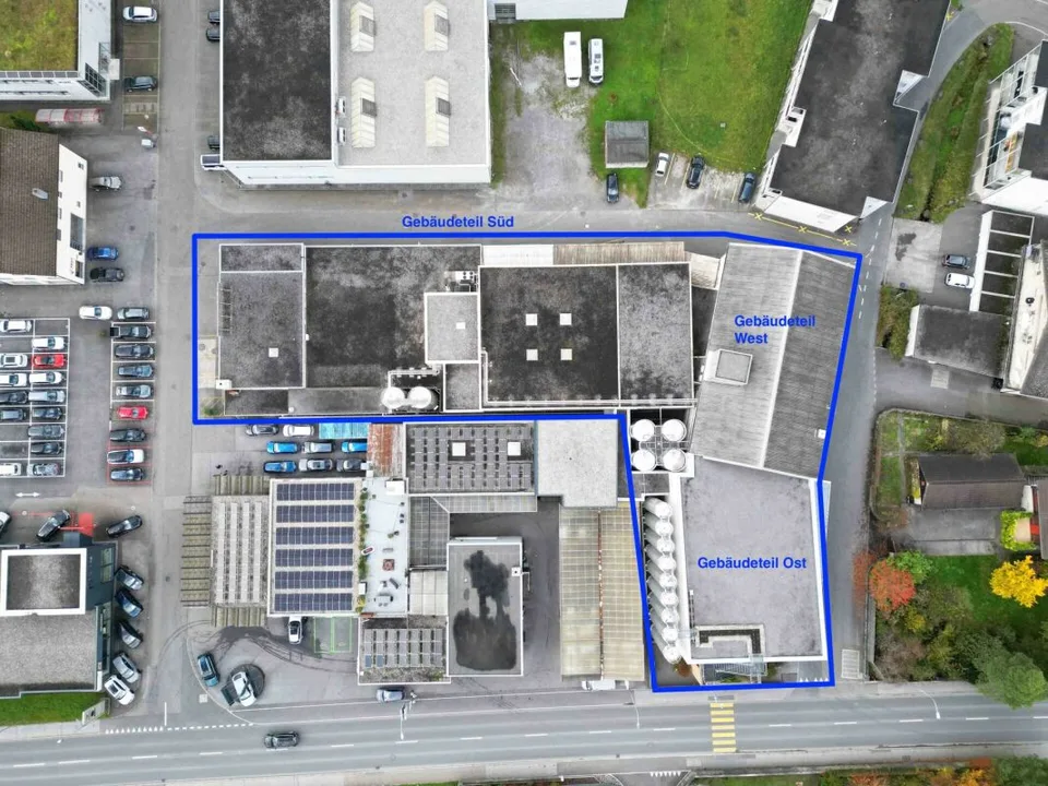 Industrie- und Gewerbegebäude West in Mitlödi GL