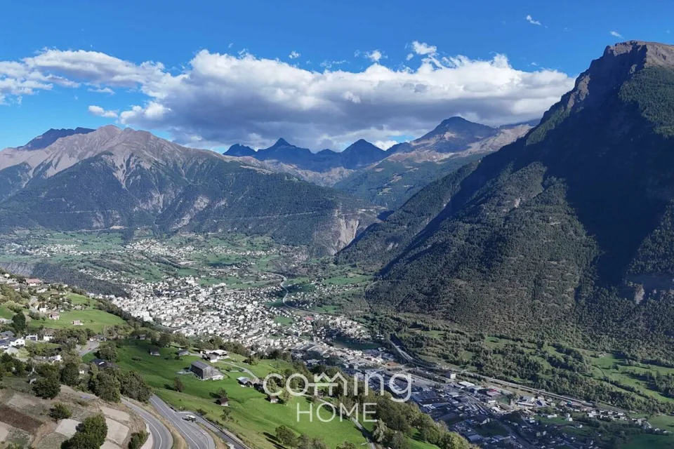 Construire là où la vue s'étend à perte de vue - terrain à bâtir ensoleillé à Mund