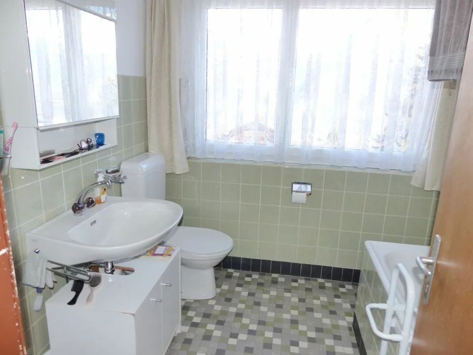 Ampia casa unifamiliare di 9 locali con grande potenziale in una posizione da sogno – foto 6 di 16