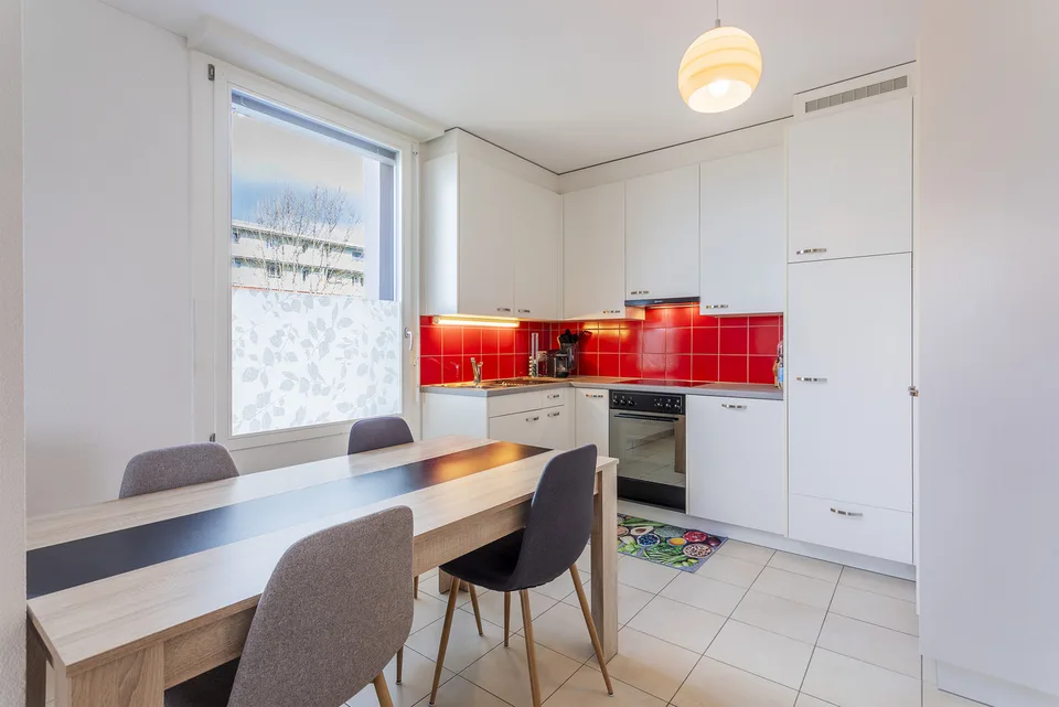 APPARTEMENT DE 2.5PCES AU 2EME ETAGE AVEC P.P. SOUTERRAINE
