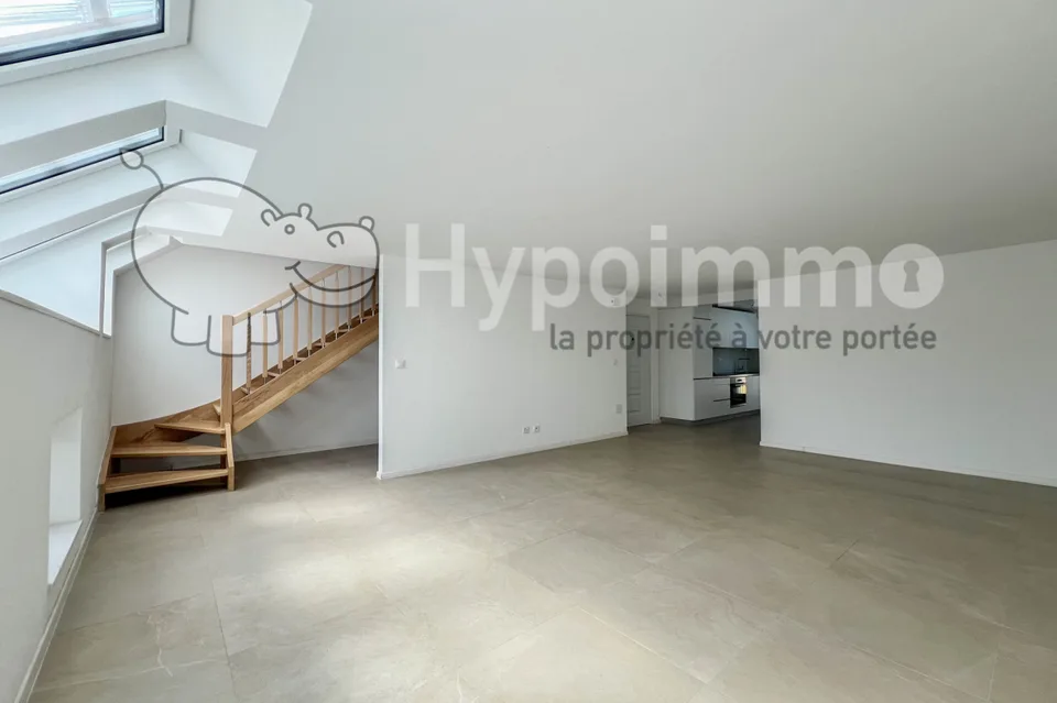 Charmant duplex de 4 pièces entièrement rénové pour du rendement