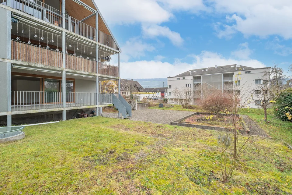 Spacious 4.5-room apartment for families, with large garden