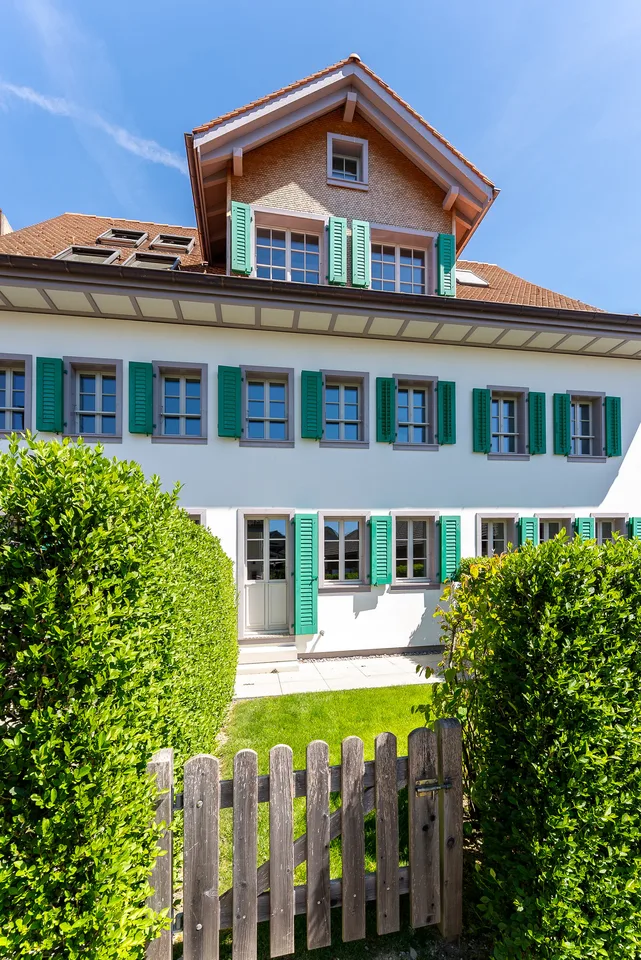 Liebhaberobjekt mit Geschichte, renovierter Bauernhausteil mit 5 Zimmern und Garten