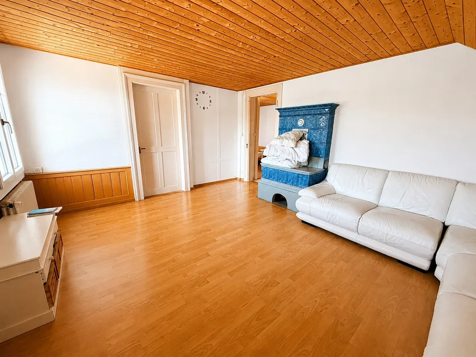 Mehrfamilienhaus mit Gewerbe