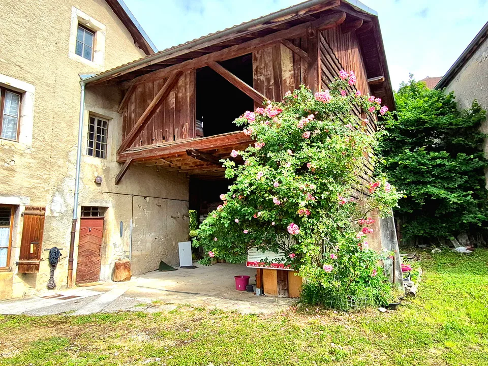 Ensemble immobilier à rénover et terrain constructible