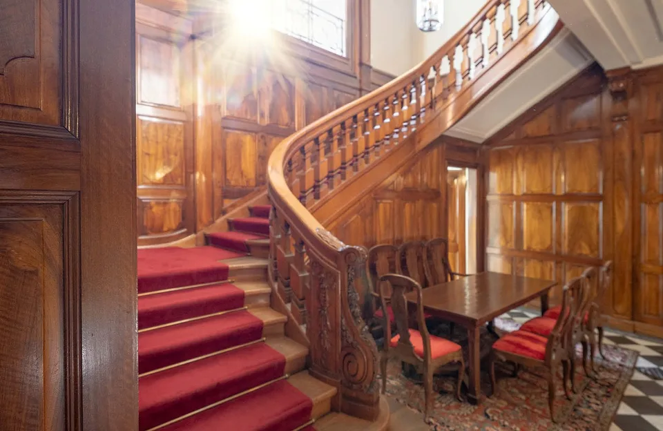 Villa/stabile storico in stile neobarocco in una posizione esclusiva a Gellert