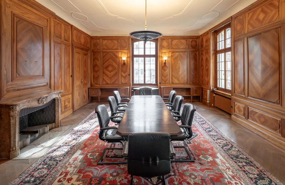 Villa/stabile storico in stile neobarocco in una posizione esclusiva a Gellert