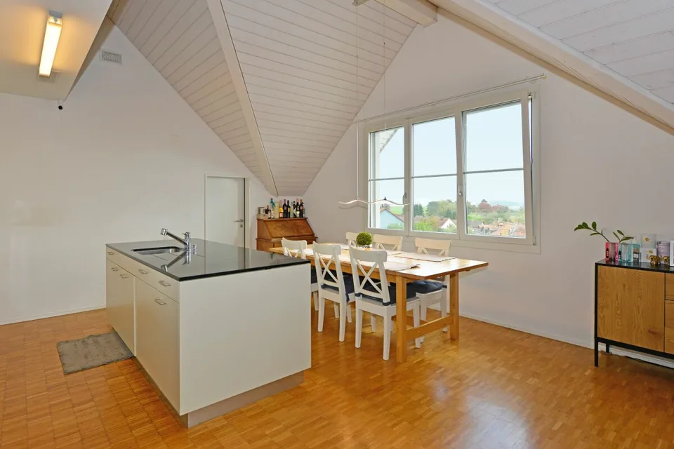 6.5-Zimmer-Dach-Maisonettewohnung im Grünen