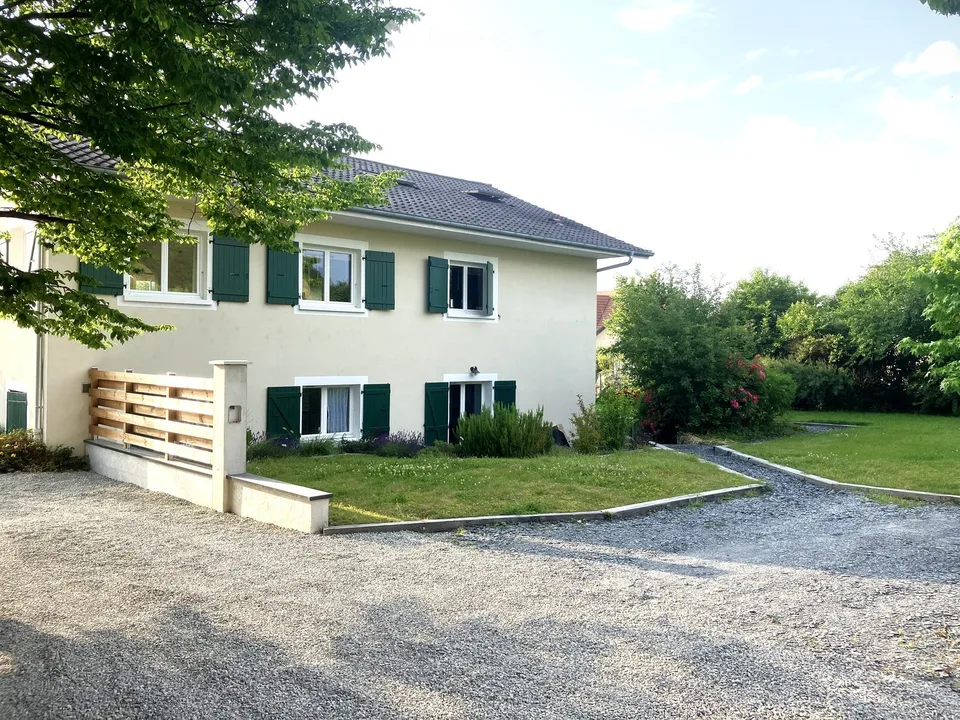 Einfamilienhaus + T3 in der Nähe von Hermance