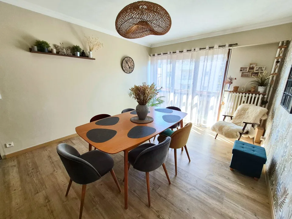Superbo T4 ristrutturato con charme, balcone e doppio garage Ideale per frontalieri