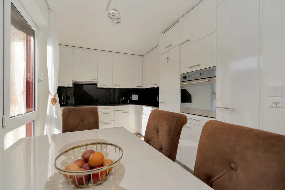 Appartement spacieux de 5,5 pièces dans un emplacement central à Belp