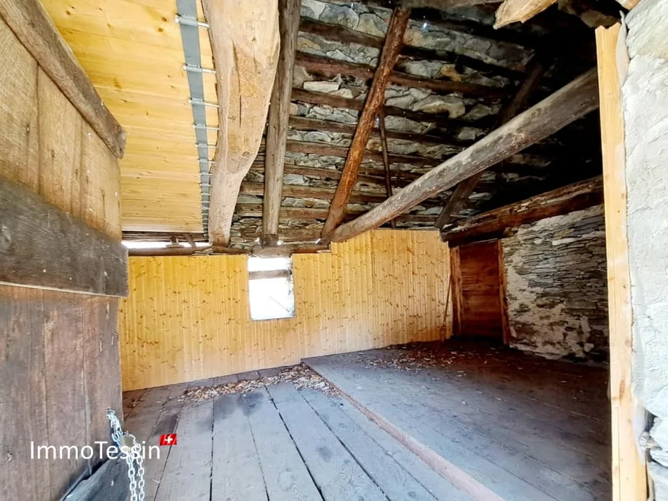 Rustico an aussergewöhnlicher Alleinlage inmitten eines 10`000 m2 Grundstückes – photo 11 sur 13