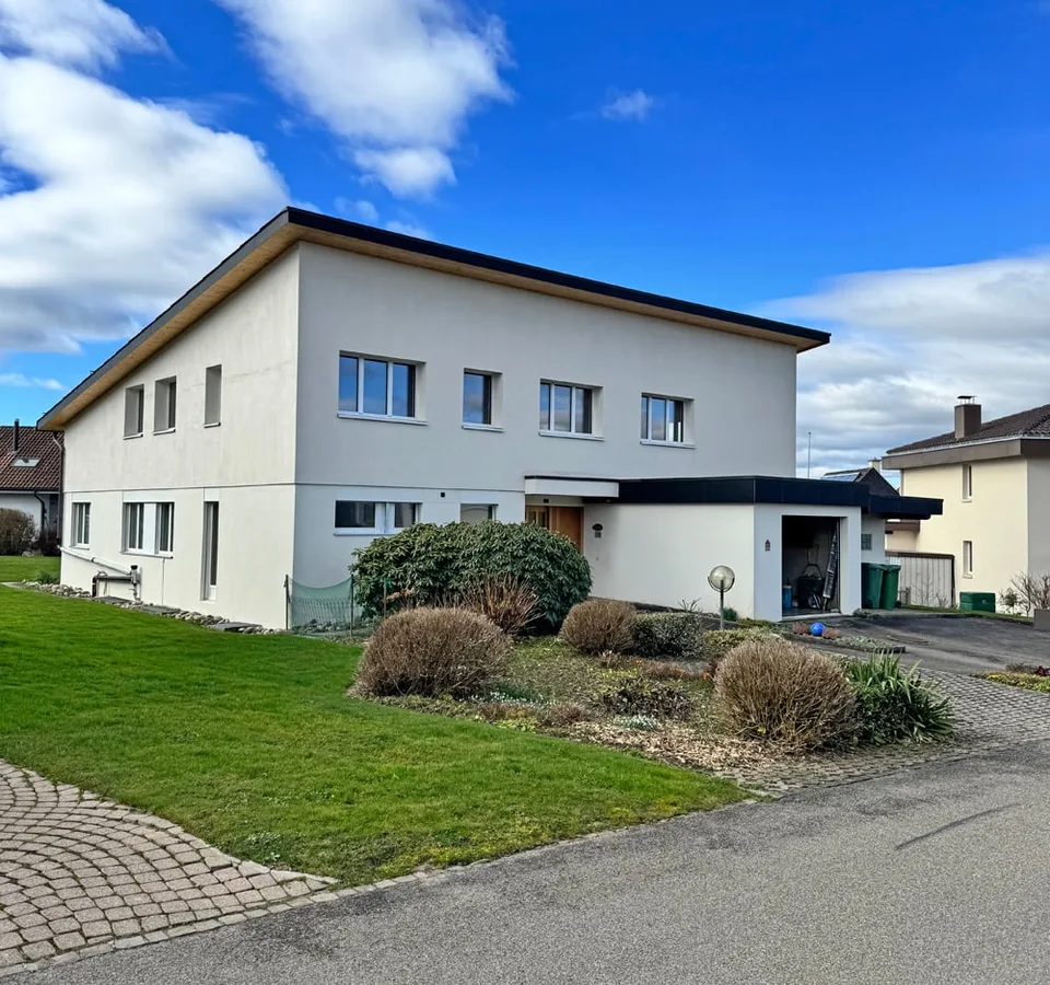 ...grosses Haus, herrlicher Garten, erweiterbar auf 7.5 Zimmer...