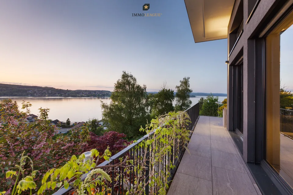 Architektenvilla mit Atrium, Pool und Panoramaseesicht. – Foto 8 von 12