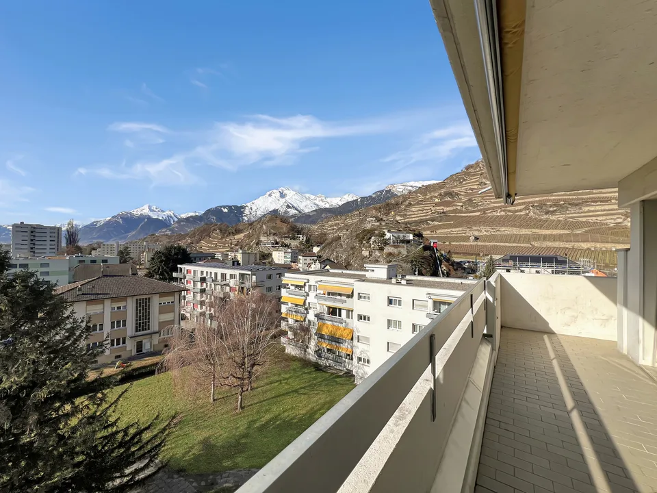Wohnung 4.5 Zimmer mit Renovierungspotenzial