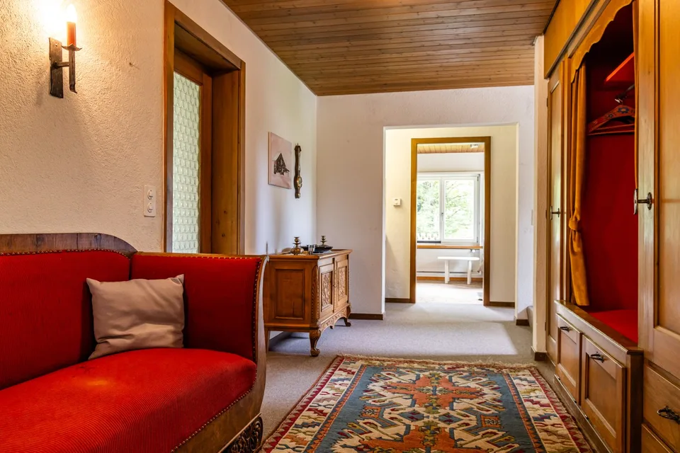 Einmaliges Architektenhaus auf grosszügiger Parzelle in Zweisimmen zu verkaufen – Foto 8 von 13