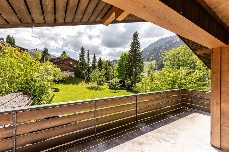 Einmaliges Architektenhaus auf grosszügiger Parzelle in Zweisimmen zu verkaufen – Foto 10 von 13