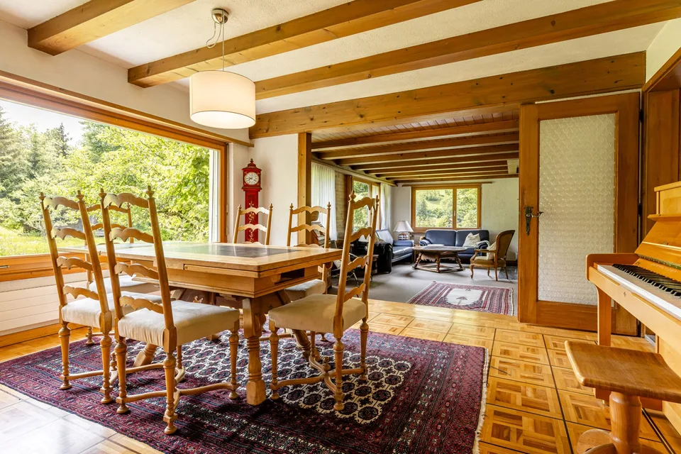 Einmaliges Architektenhaus auf grosszügiger Parzelle in Zweisimmen zu verkaufen