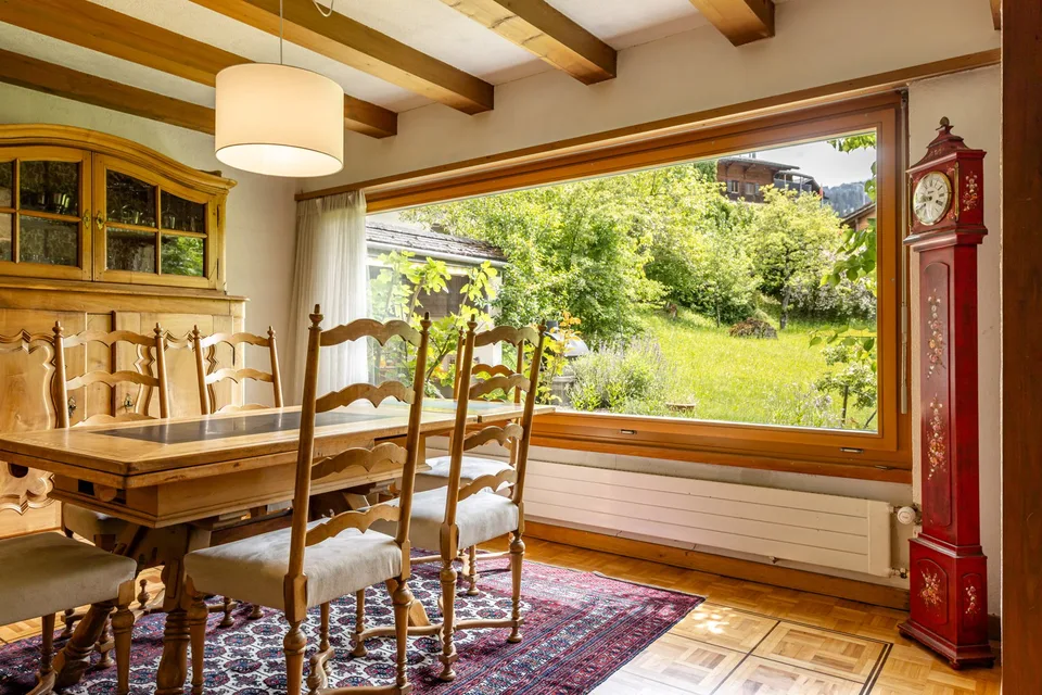 Einmaliges Architektenhaus auf grosszügiger Parzelle in Zweisimmen zu verkaufen – Foto 6 von 13