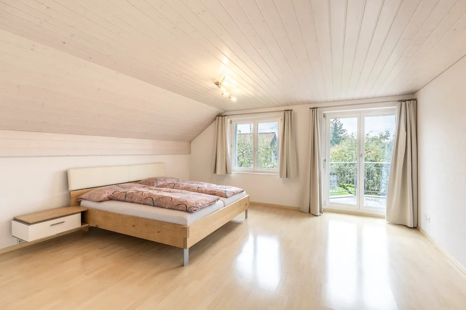 Habitation spacieuse avec beaucoup d'intimité dans un emplacement ensoleillé pour les familles