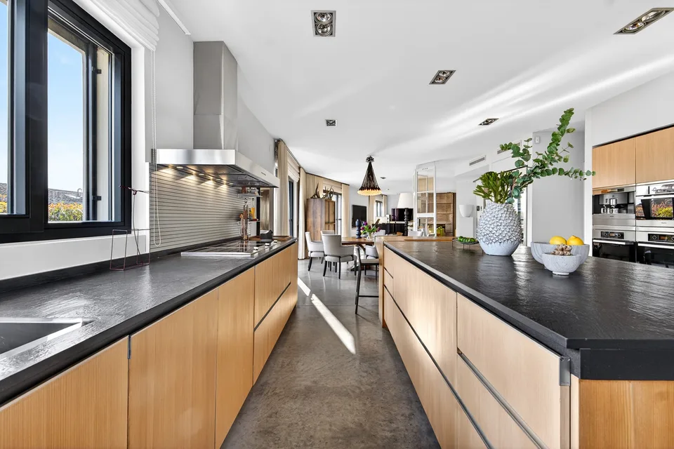 Splendida villa vicino al nucleo storico con vista panoramica – Foto 8 von 12