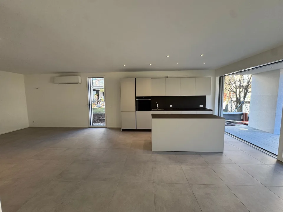 SOFORT BEZUGSFAHIG - LETZTE VERFÜGBARKEIT - MODERNES DUPLEX MIT PRIVATGARTEN