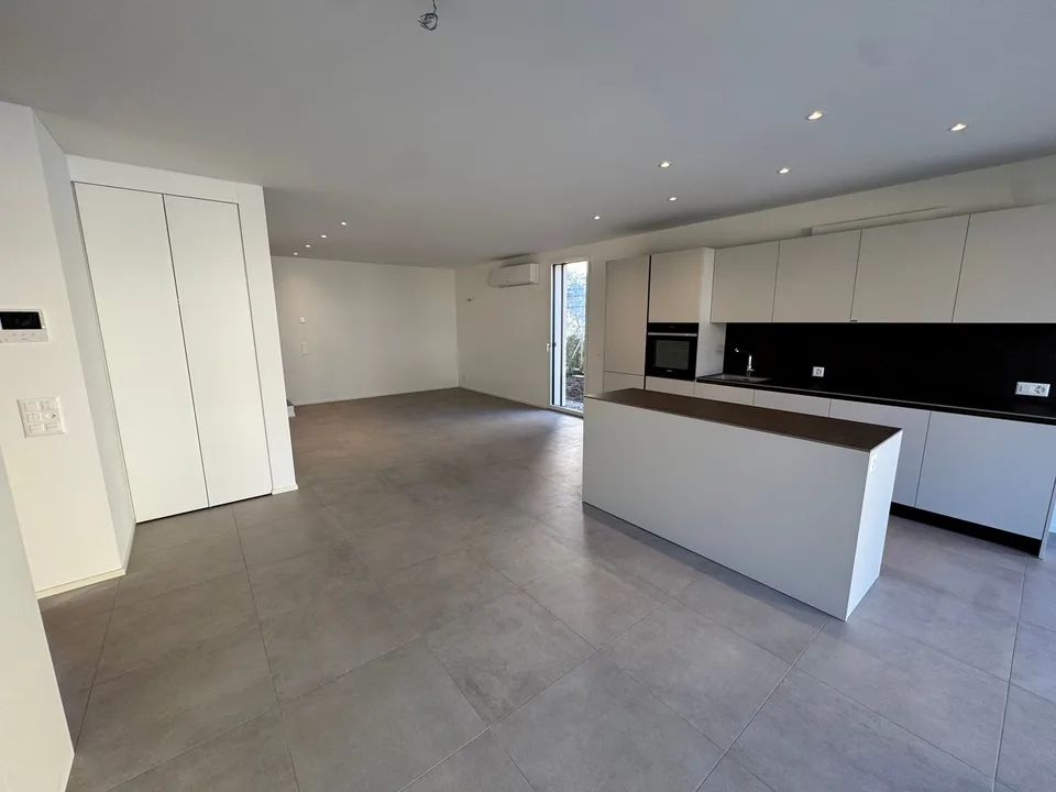 SOFORT BEZUGSFAHIG - LETZTE VERFÜGBARKEIT - MODERNES DUPLEX MIT PRIVATGARTEN