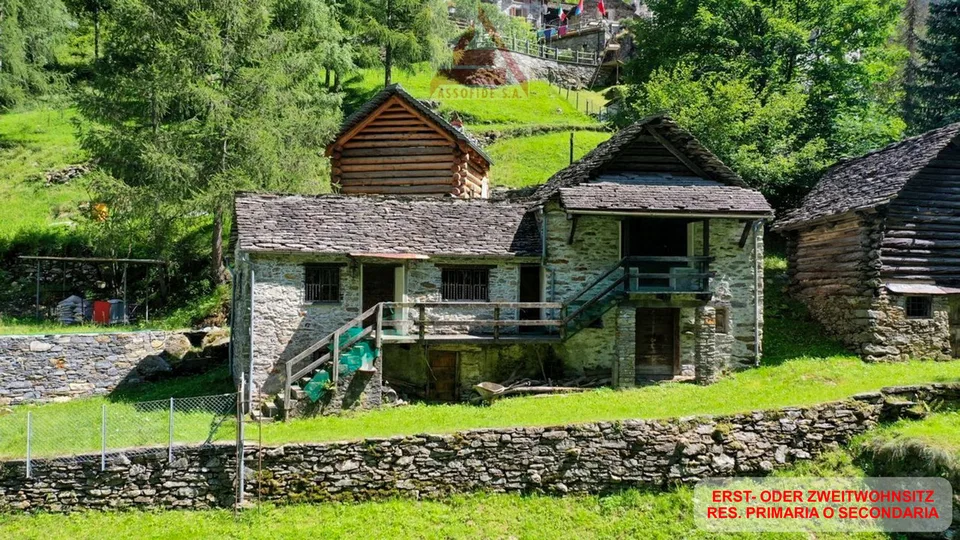 Zwei zusammengebaute Rustici / Due rustici collegati