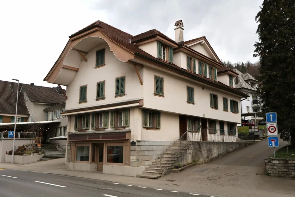 Immeuble d'appartements avec potentiel de développement au centre d'Entlebuch