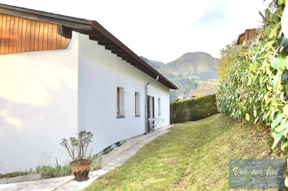 Casa familiare degli anni '60, con vista sul lago. – foto 10 di 13