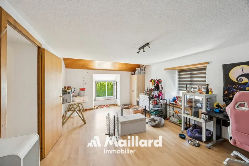 Courfaivre - Friedliche Wohnung mit Parkplatz und Garten