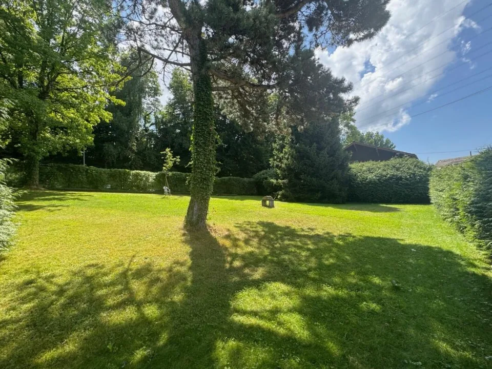 Magnifico terreno edificabile di 1.800 m² a Epalinges, quartiere Croisettes
