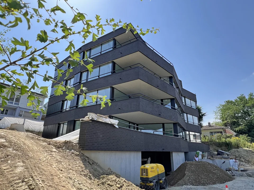 4.5 pièces au rez-de-jardin - Élégance architecturale !