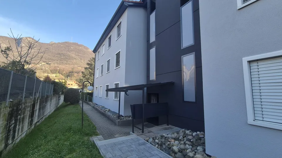 Wohnung 3.5 Zimmer mit Garten in Pambio-Noranco