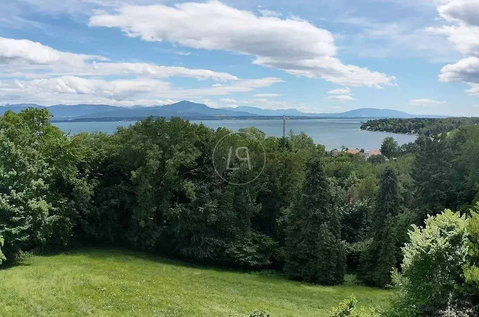 Proprietà con vista a Dully, eccellente potenzialità edificatoria
