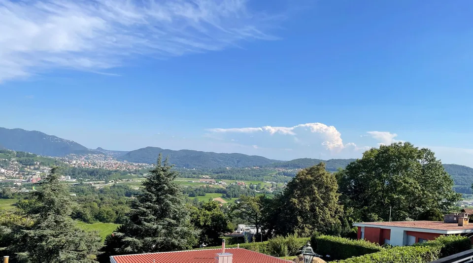 BESAZIO – TERRENO EDIFICABILE IN ZONA RESIDENZIALE ESTENSIVA R2 - PREZZO RIBASSATO