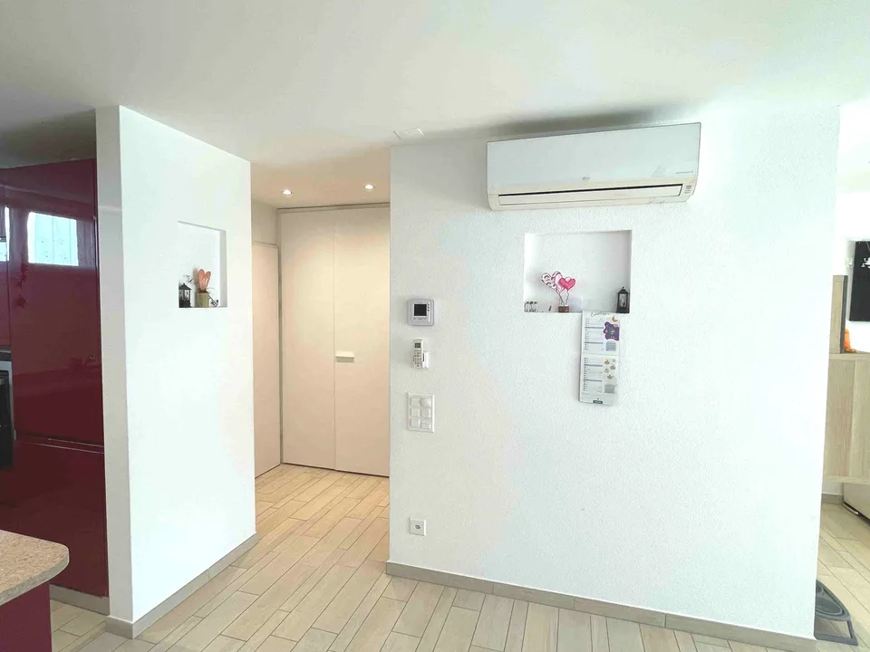 Appartement avec beau jardin dans une petite et élégante construction