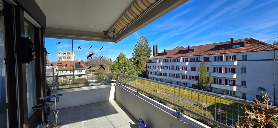 Appartement lumineux 4.5 pièces avec balcon panoramique à Bern Bümpliz, votre nouveau chez-vous avec vue lointaine