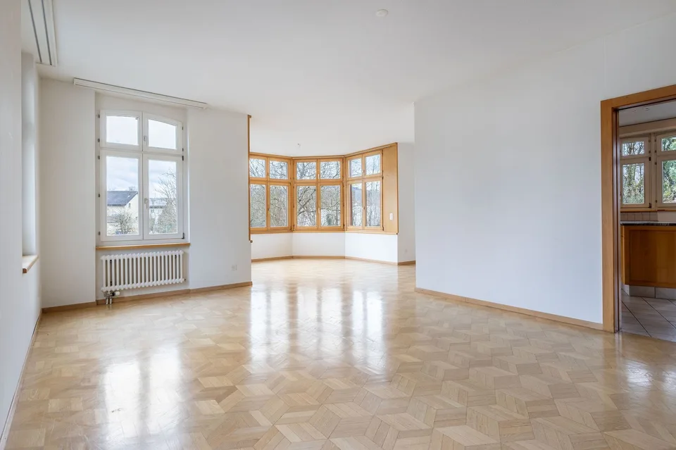 ***RISERVATO*** Casa storica multifamiliare con 3 appartamenti e piscina a Frick