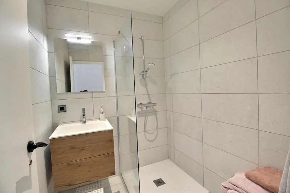 Haus mit 6 Zimmern - 74100 Ville-la-Grand – Foto 8 von 13
