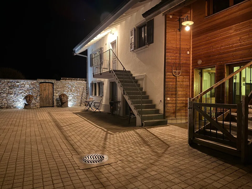 Magnifique maison de 9.5 pièces avec 3 appartements à Servion