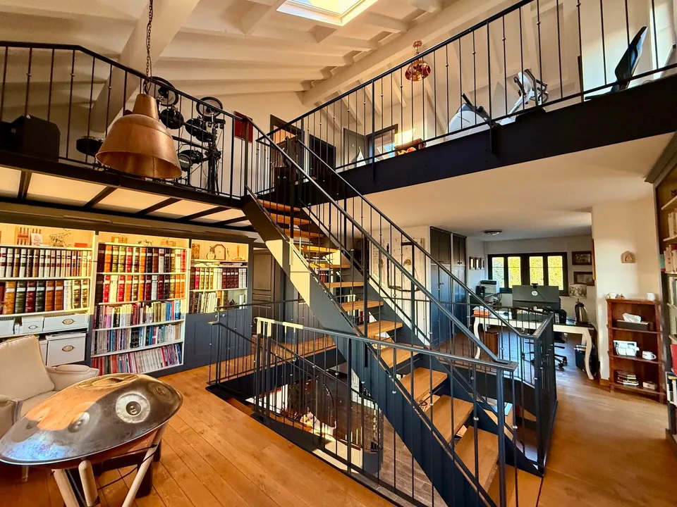 Magnifique maison de 9.5 pièces avec 3 appartements à Servion