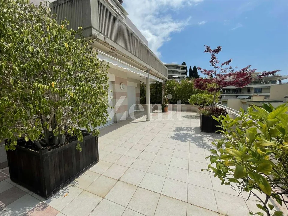 Attico duplex con terrazza panoramica, piscina e giardino privati - Me – foto 7 di 9