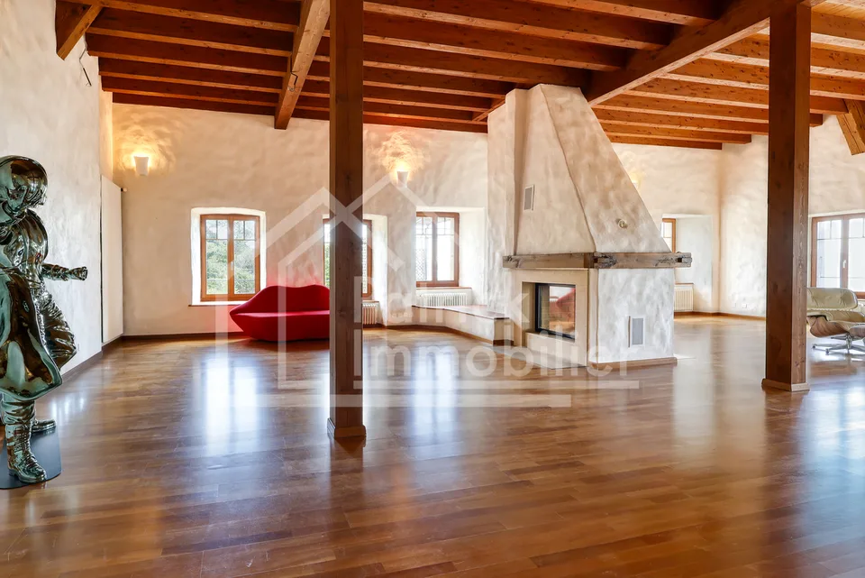 Außergewöhnliche Residenz in Triplex mit Panoramablick auf den See
