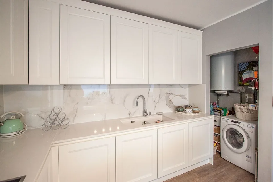 Ein echtes Juwel mit unverbaubarem Seeblick – Foto 9 von 13