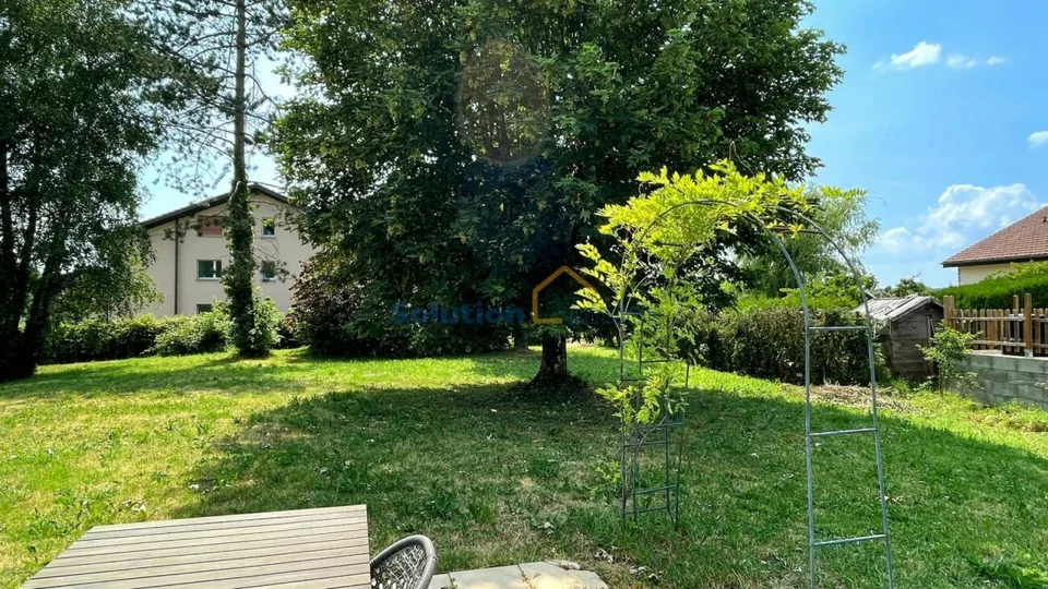 Charmant immeuble de 3 appartements avec superbe jardin