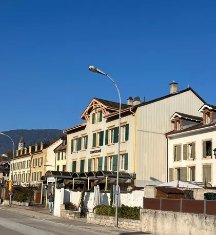 Gemischt genutztes Gebäude zum Verkauf in Boudry