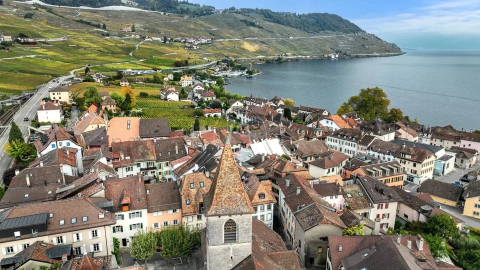 Incantevole casa di villaggio vicino al lago a Cully