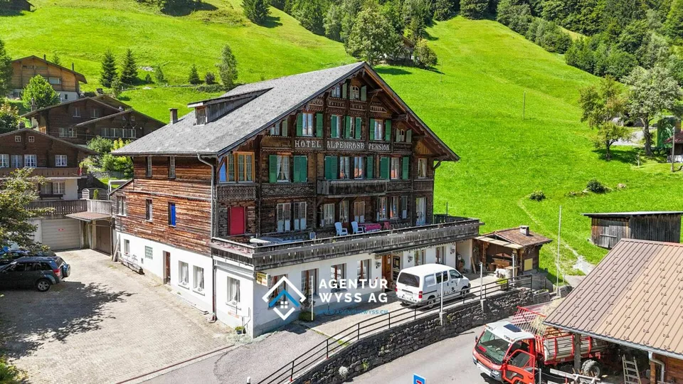 Einfamilienhaus mit traumhafter Aussicht in Saxeten