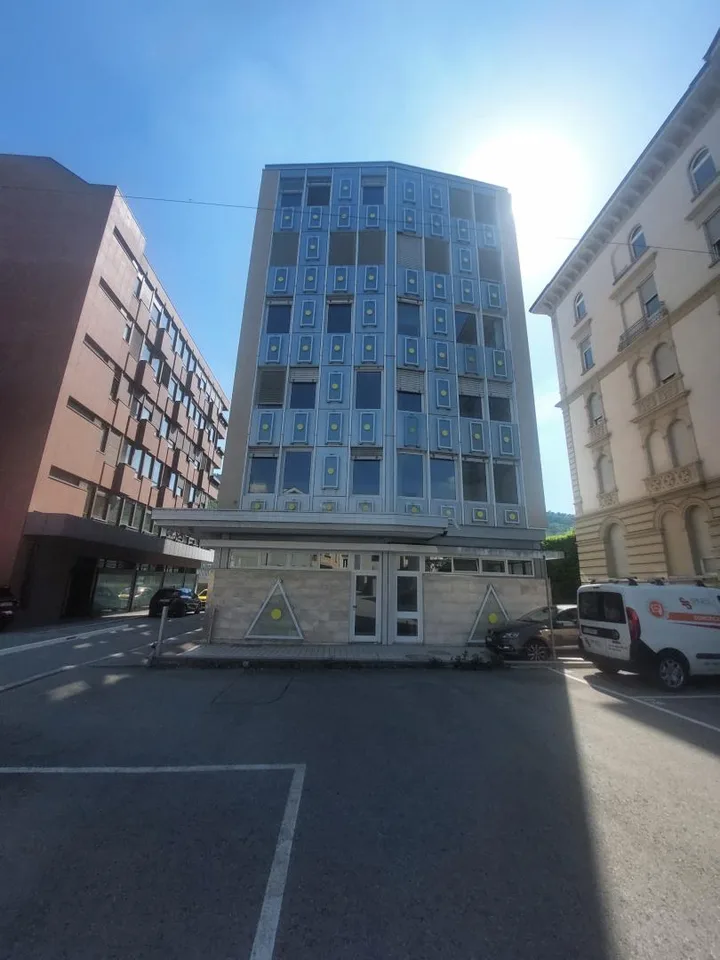 Chiasso - EDIFICIO COMMERCIALE